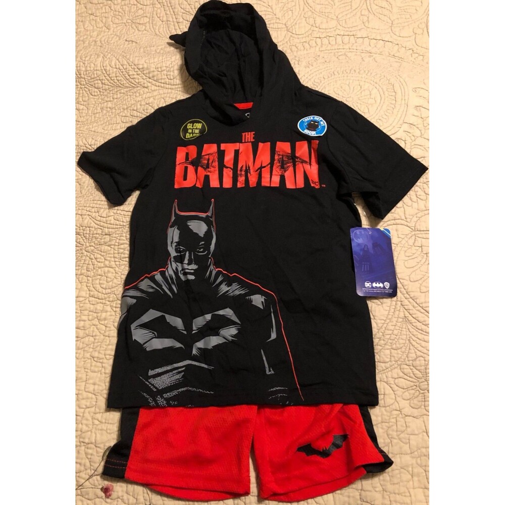 Boys The Batman Glow in the Dark Short Set Size 7 NWT B5